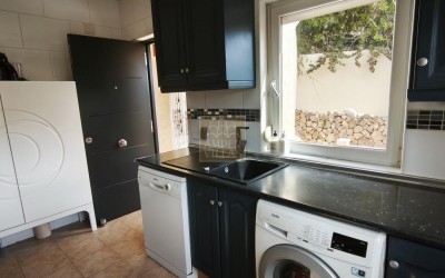 Villa with a guest apartment, swimming pool and spacious outdoor areas in Santa Clara, Altea